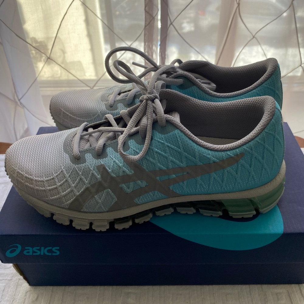 Asics size 7. Like new.